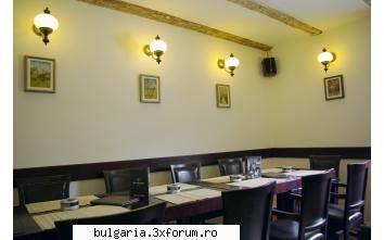 papa cafe timisoara ambient: romantic, classical, folk, golden oldies, 70's, 80's, 90's, mai gandi