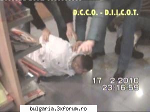 Flagrant cu droguri �n benzinărie - Doi bărbaţi, unul din Craiova şi - Craiova News