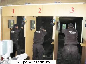 Poliţiştii doljeni �mpuşcă inamici virtuali - Poliţia doljeană - Craiova News