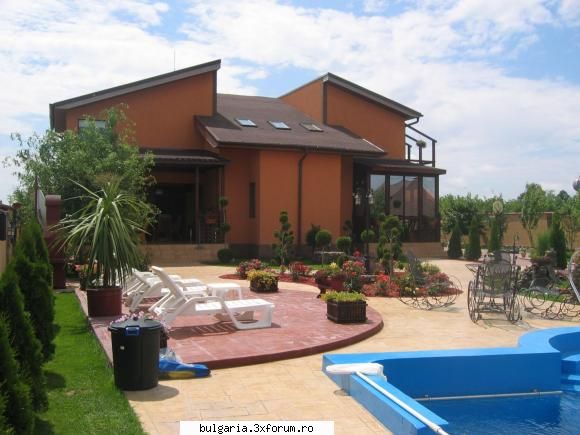 vand casă, craiova carcea - : 1 curte 3 dependinte - casa mica + foisor + casa paznic, piscina